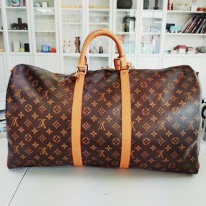 ヴィトンモノグラムキーポル55を高価買い取りさせて頂きました。