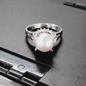 パールダイヤリングを高価買い取りさせて頂きました。