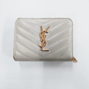 サンローラン二つ折り財布を高価買い取りさせて頂きました。